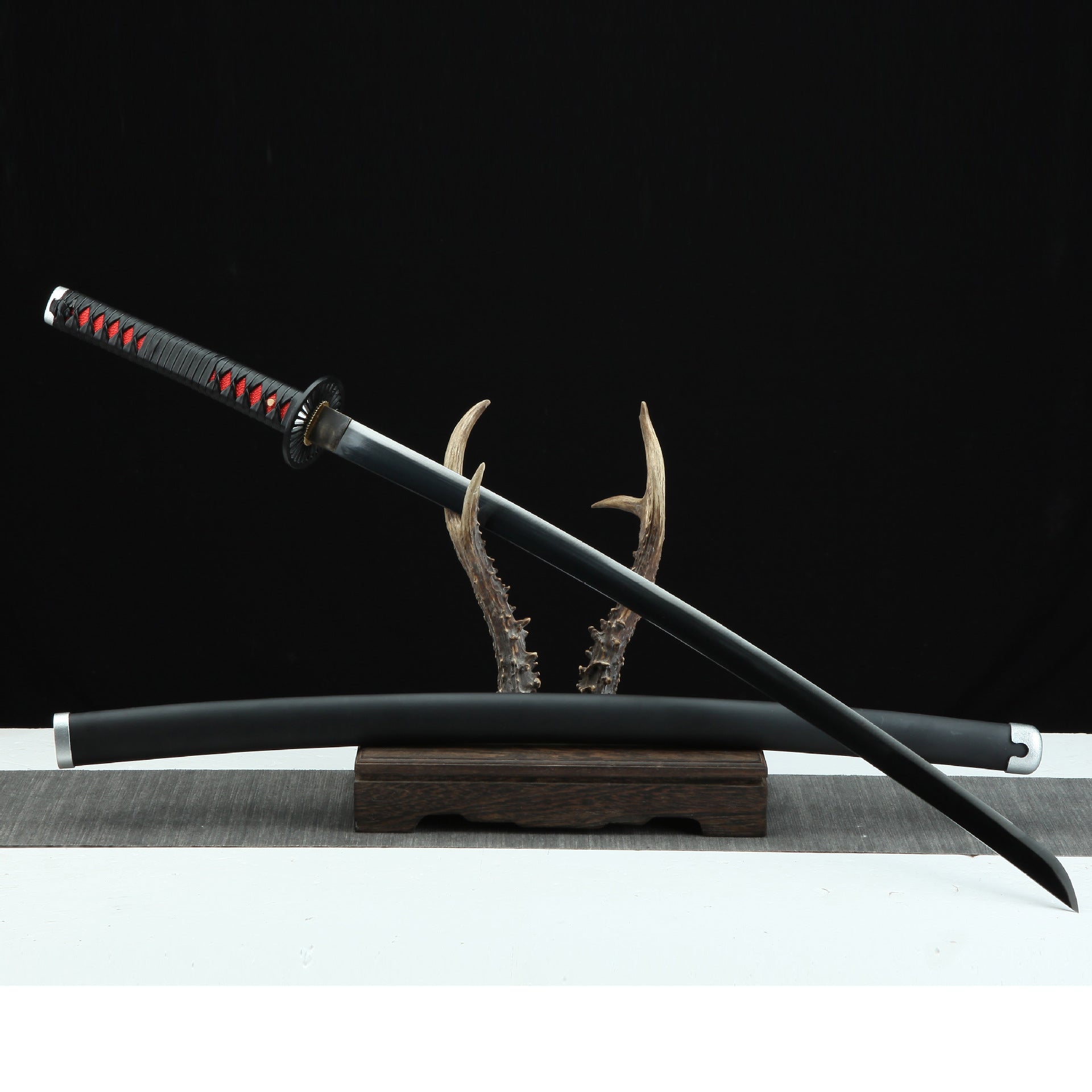 Sun Ember decorative katana detail