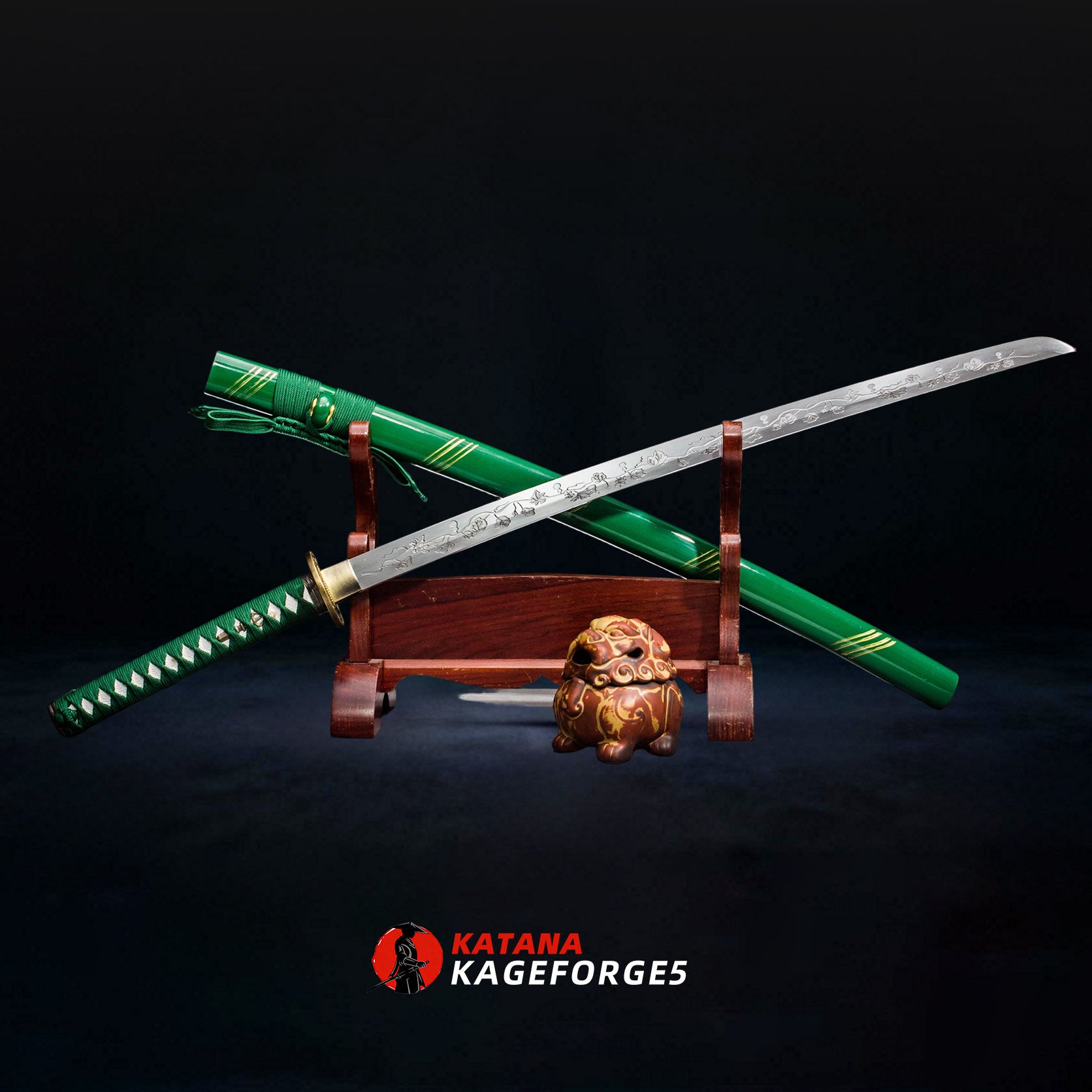 Green Verse decorative katana close-up