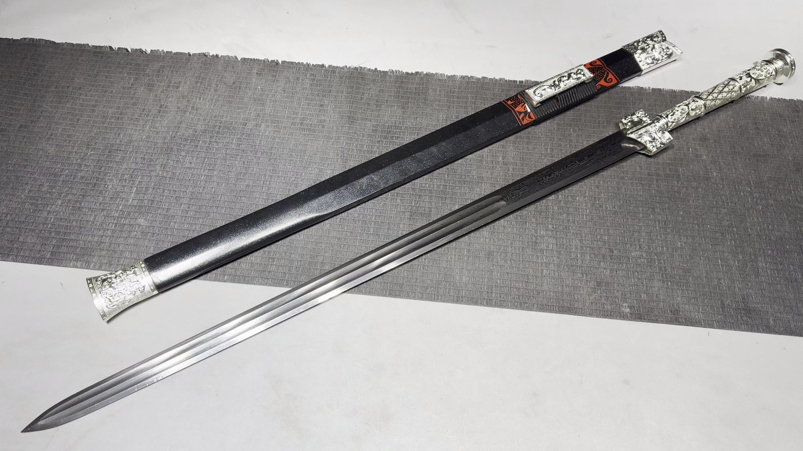KageForge5 product image: 28" Pattern Steel Japanese Sword with Zinc-alloy Fittings