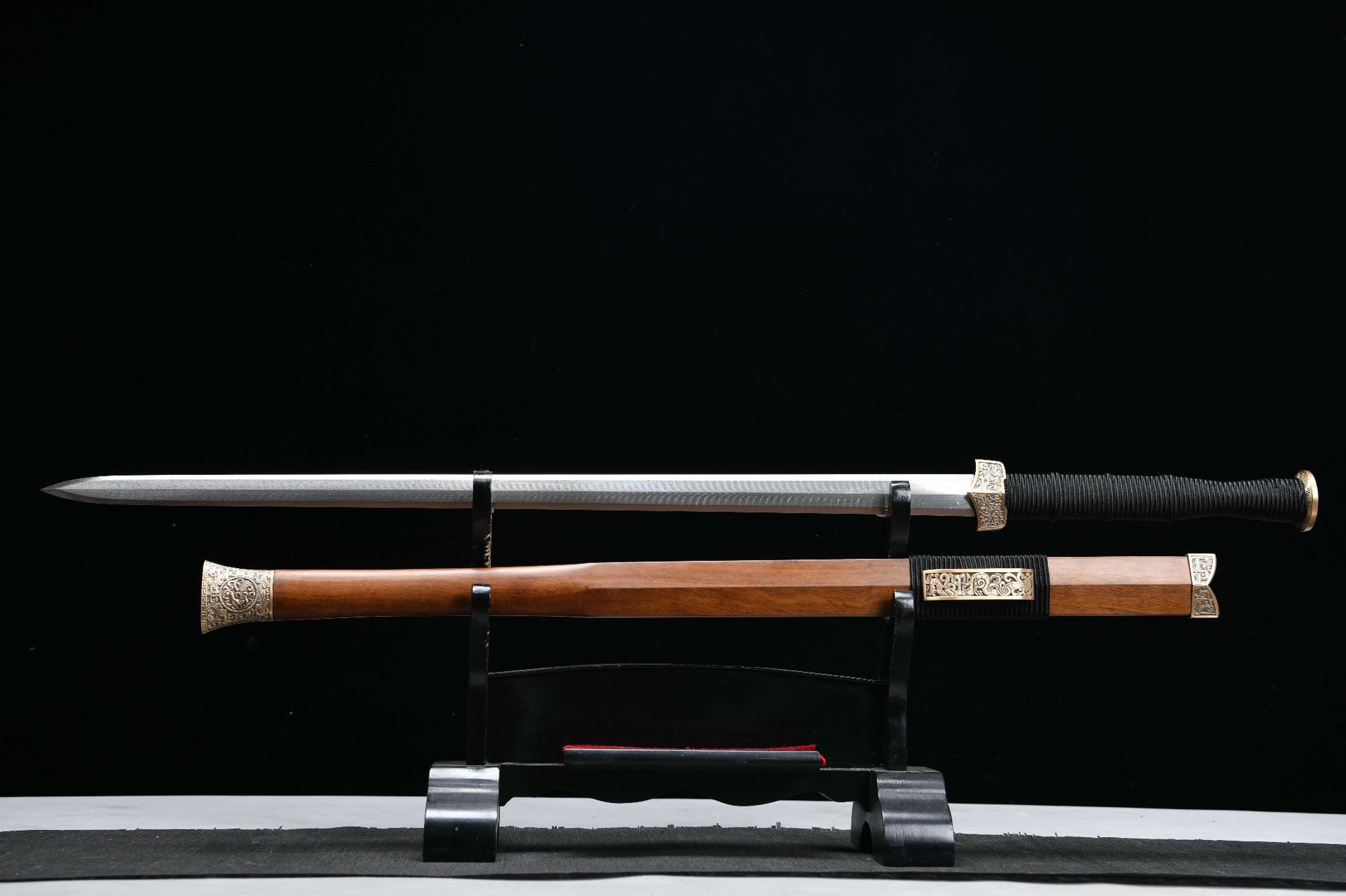 KageForge5 product image: 28" Pattern Steel Japanese Sword with Brass Fittings