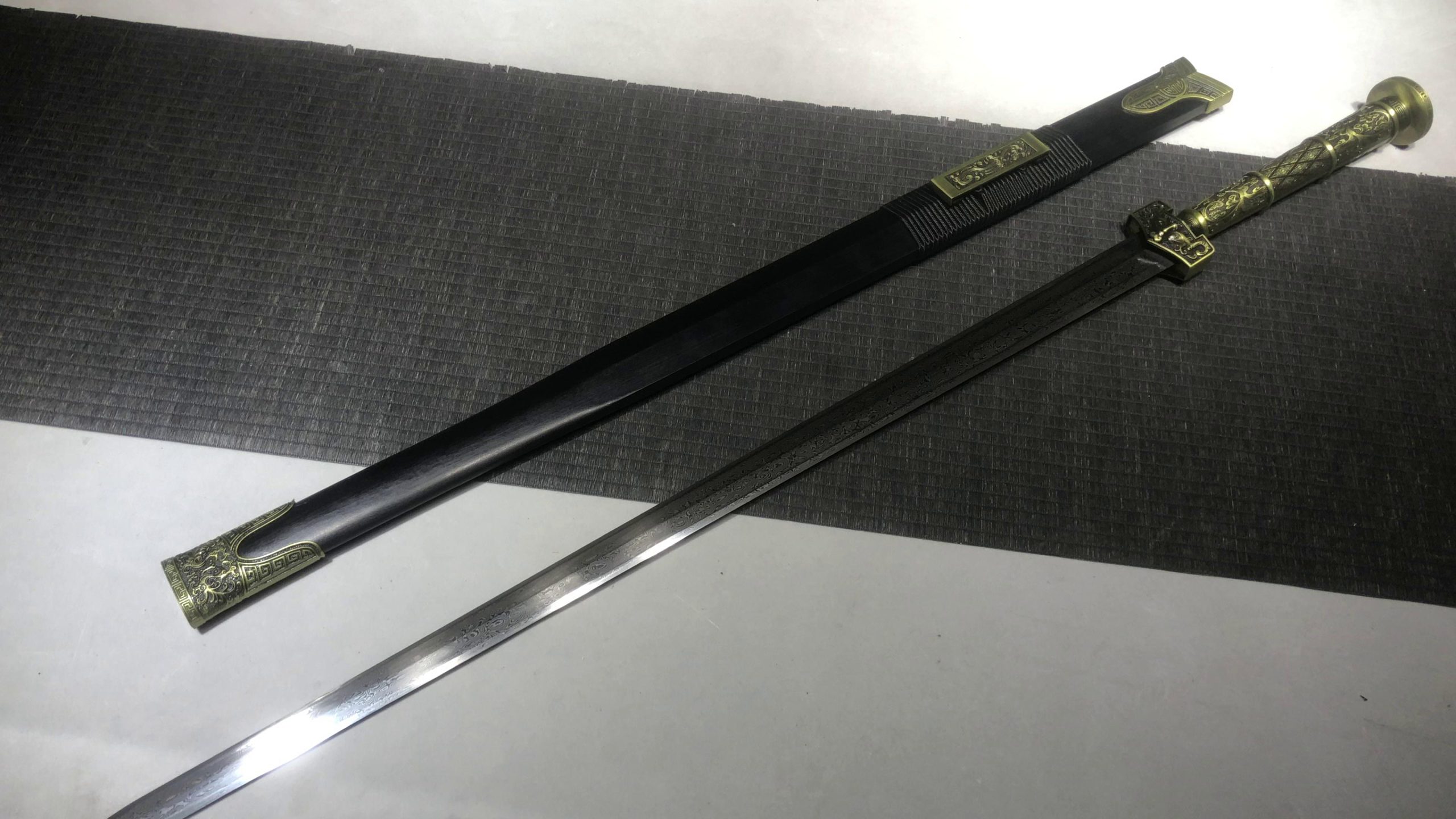 KageForge5 product image: 28" Pattern Steel Japanese Sword with Zinc-alloy Fittings