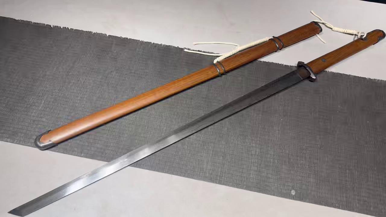 KageForge5 product image: 26" Pattern Steel Japanese Sword with Pure Copper Fittings