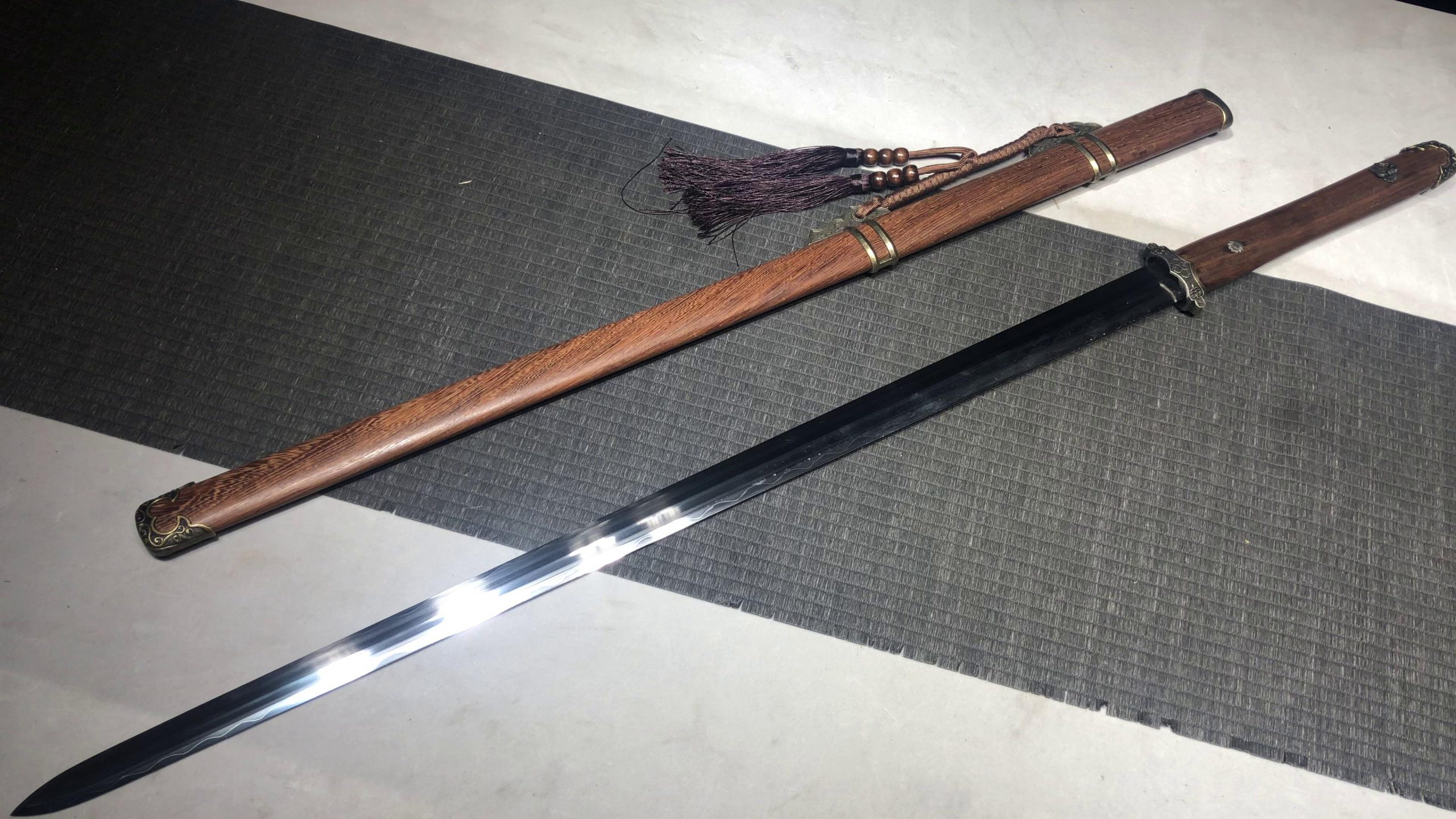 KageForge5 product image: 28" Japanese Sword with Zinc-alloy Fittings